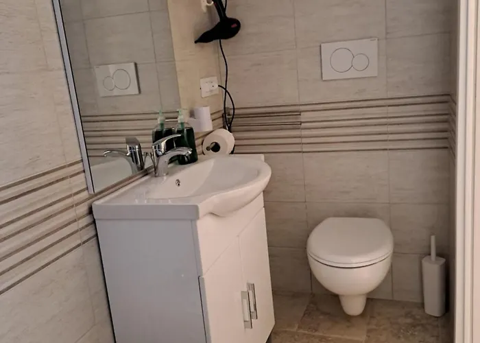 Il Quinto Conte - Vicinanze Policlinico